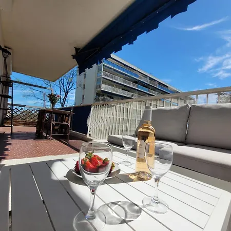 Apartment Getaway - Sunset & Pool *