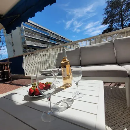 Apartment Getaway - Sunset & Pool *