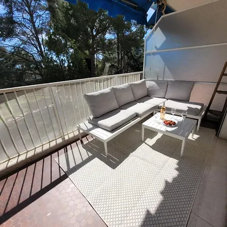 Apartment Getaway - Sunset & Pool